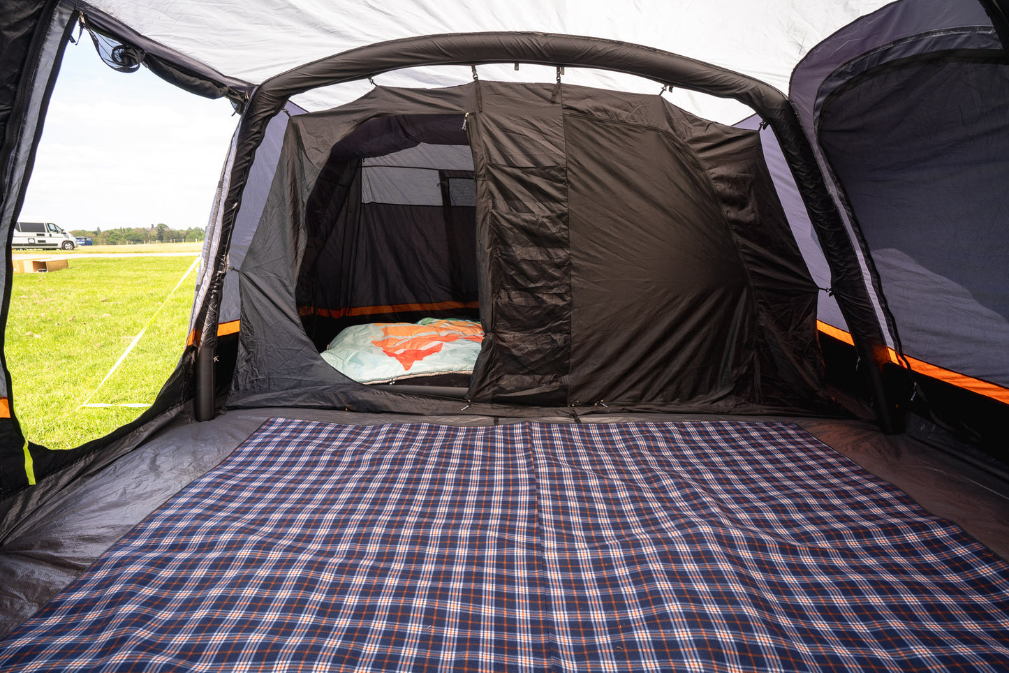 OLPRO Discovery - 6 Berth Inflatable Tent